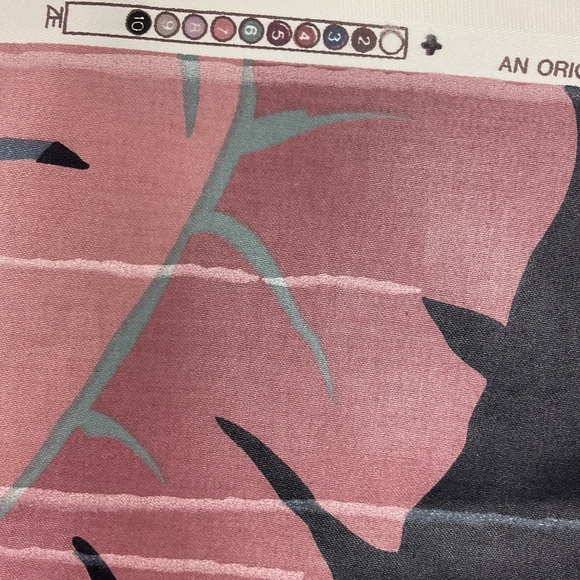 Fabricut tropical leaf print drapery fabric panel 22” x 56” Teflon finish - Picture 7 of 10